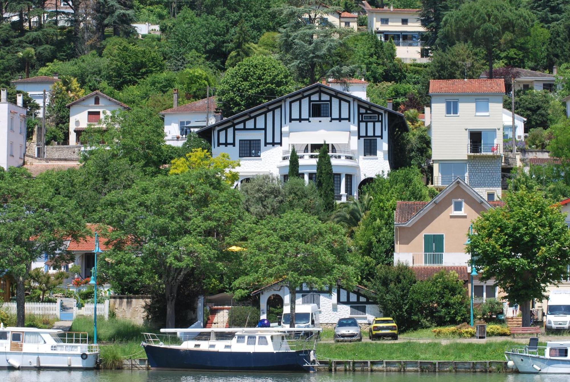 Quand La Ville Dort Agen Exteriör bild